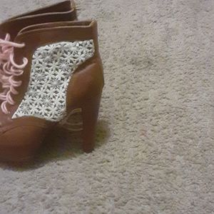 Brown leather heels white lace on sides size 8